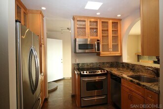 5155 W Point Loma Blvd-Unit -9 in San Diego, CA - Building Photo - Building Photo