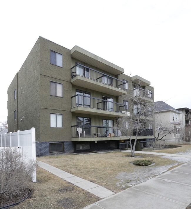 Sandpiper Condominiums in Calgary, AB - Building Photo - Primary Photo