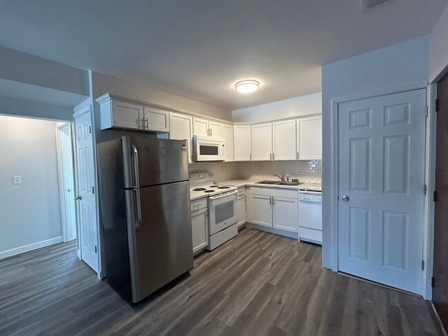 1371 Shirley St in Green Bay, WI - Foto de edificio - Building Photo