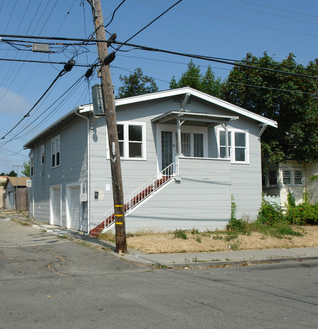 1715 Sutter St in Vallejo, CA - Building Photo - Building Photo