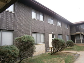 Poplar Gardens Apartments in Riverview, MO - Building Photo - Other