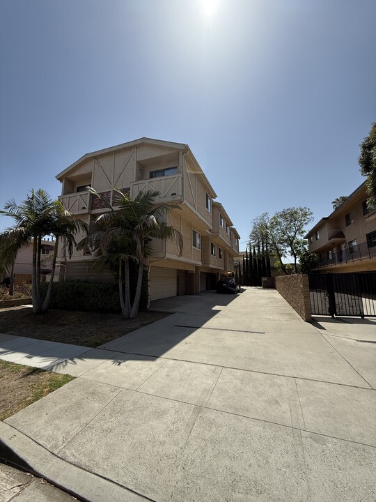 1011 San Rafael Ave, Unit 102 in Glendale, CA - Building Photo
