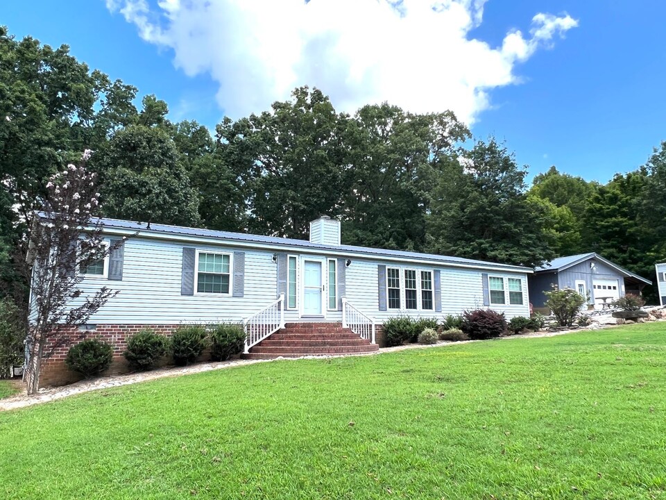 28 Martin Ln in Boydton, VA - Foto de edificio