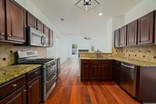 1884 Hubbell Dr in Mount Pleasant, SC - Building Photo