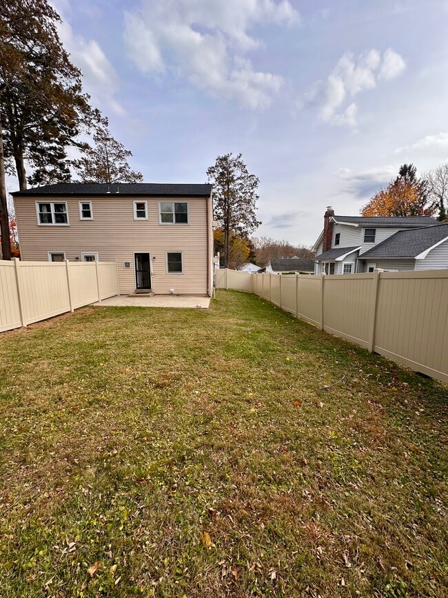 454 Avenue A, Unit 1/2 in Horsham, PA - Building Photo - Building Photo