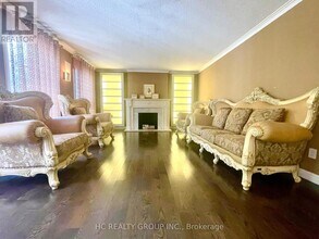 376 Banbury Rd in Toronto, ON - Building Photo - Building Photo