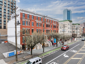 The Brownstones & Townhouses Apartments