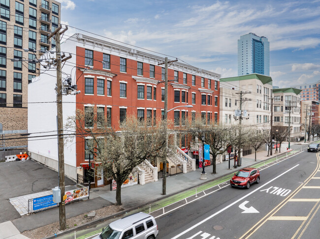 The Brownstones & Townhouses