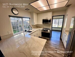 5025 Buffwood Way in Sacramento, CA - Building Photo - Building Photo