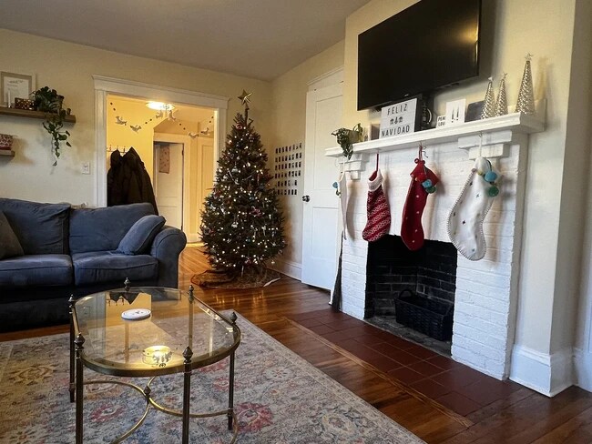 24 Ridgemont St, Unit 1 in Boston, MA - Foto de edificio - Building Photo