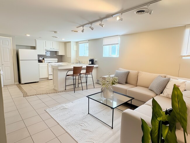 125 S Leavitt St, Unit B in Chicago, IL - Building Photo - Building Photo