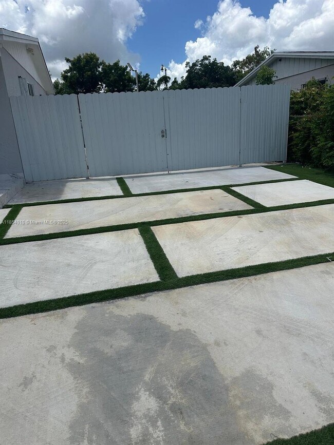 15550 SW 308th St in Homestead, FL - Building Photo - Building Photo
