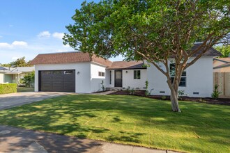 660 W Pat Dr in Clovis, CA - Building Photo - Building Photo
