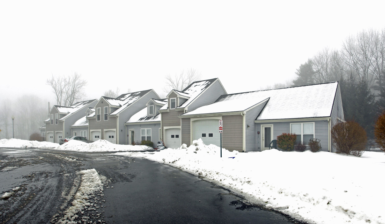 Crocketts Crossing in Somersworth, NH - Building Photo