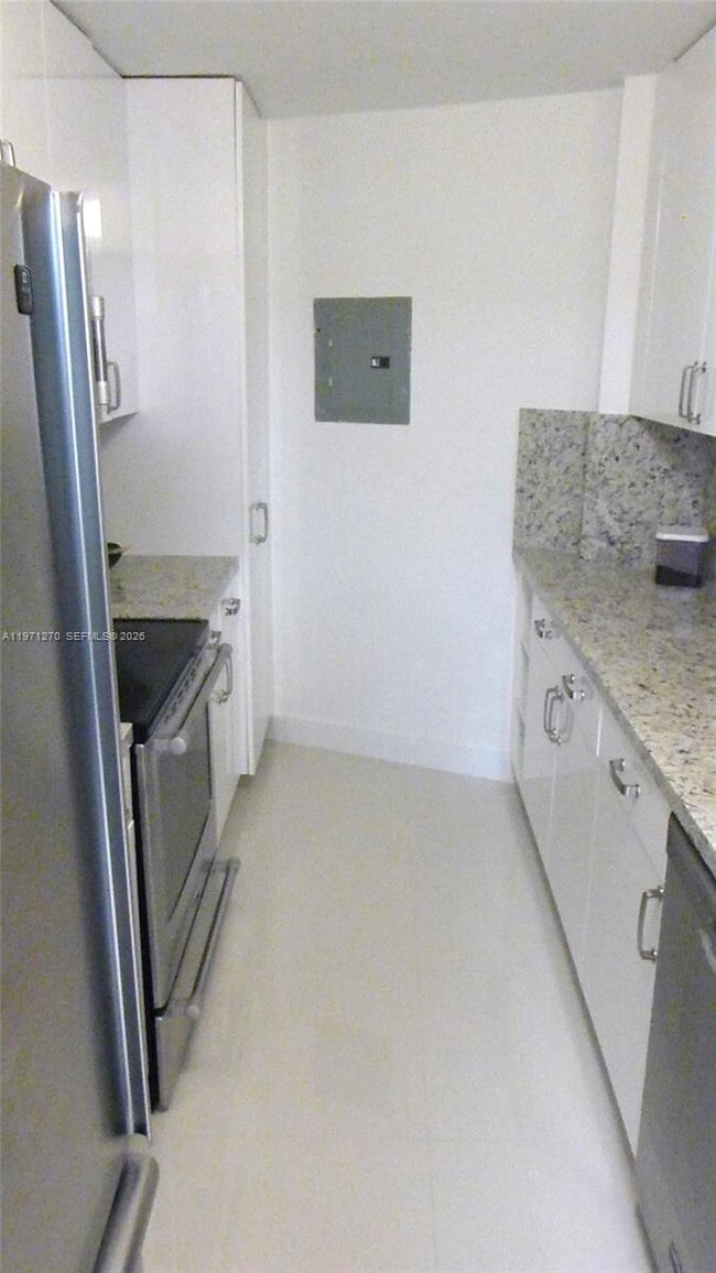 1881 Washington Ave in Miami Beach, FL - Building Photo - Building Photo