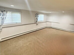 200 Ridge Rd in Wheatley Heights, NY - Building Photo - Building Photo