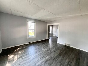 501-503 16th Ave in Moline, IL - Building Photo - Building Photo