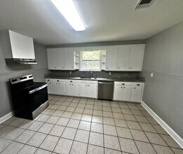 300 Maple St in Hammond, LA - Building Photo - Building Photo