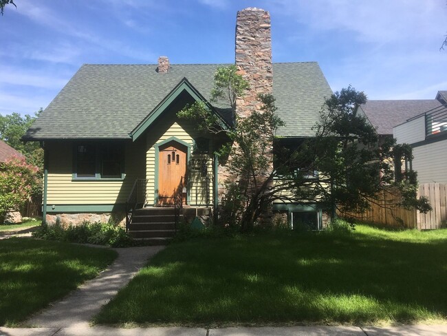 property at 720 S 6th Ave