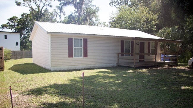 675 Julia St