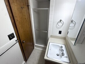 3168 Dubuque St NE in Iowa City, IA - Foto de edificio - Building Photo