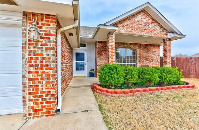 913 SW 40th St in Moore, OK - Building Photo - Building Photo