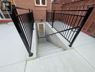 122 Pressed Brick Dr in Brampton, ON - Building Photo - Building Photo