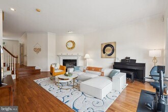 8552 Westown Way in Vienna, VA - Building Photo - Building Photo