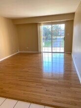 1619 N Windsor Dr in Arlington Heights, IL - Building Photo - Building Photo