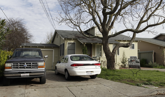 105 Adobe Ln in Napa, CA - Foto de edificio - Building Photo