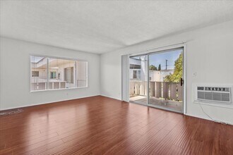 4343 Finley Ave in Los Angeles, CA - Building Photo - Building Photo