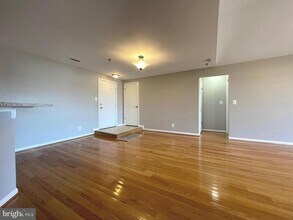 1100 Quaker Hill Dr in Alexandria, VA - Building Photo - Building Photo