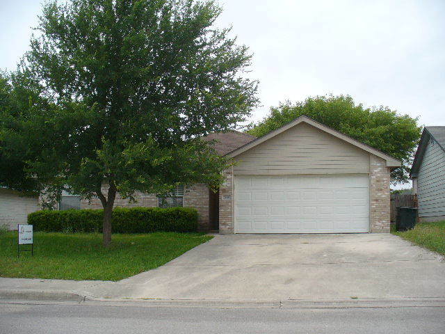 2168 Cornerstone Dr in New Braunfels, TX - Building Photo