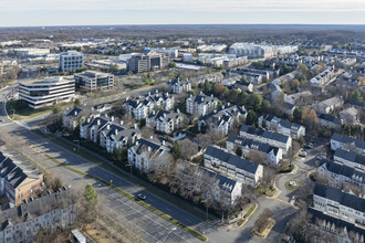 Random Hills Condominium in Fairfax, VA - Building Photo - Building Photo