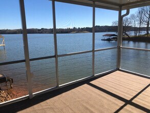 92 Cove View Ln in Taylorsville, NC - Building Photo - Building Photo