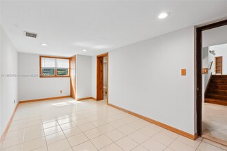 2530 Okeechobee Ln in Fort Lauderdale, FL - Building Photo - Building Photo