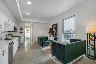 The Louella in Venice, CA - Foto de edificio - Interior Photo