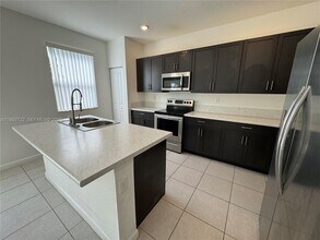 1110 SE 27th Terrace in Homestead, FL - Building Photo - Building Photo