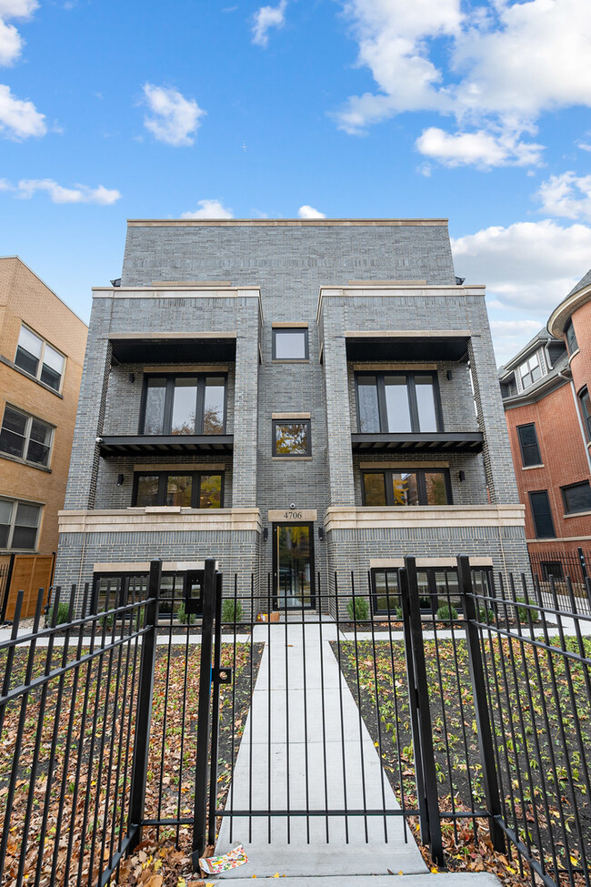 4706 Malden St in Chicago, IL - Building Photo - Building Photo