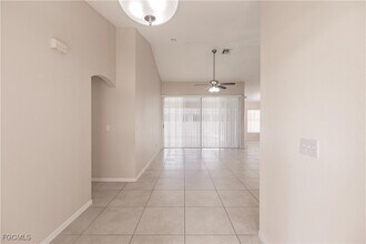 2107 SW 30th Terrace in Cape Coral, FL - Foto de edificio - Building Photo