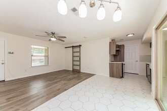 7315 Gayglen Dr in Dallas, TX - Building Photo - Building Photo