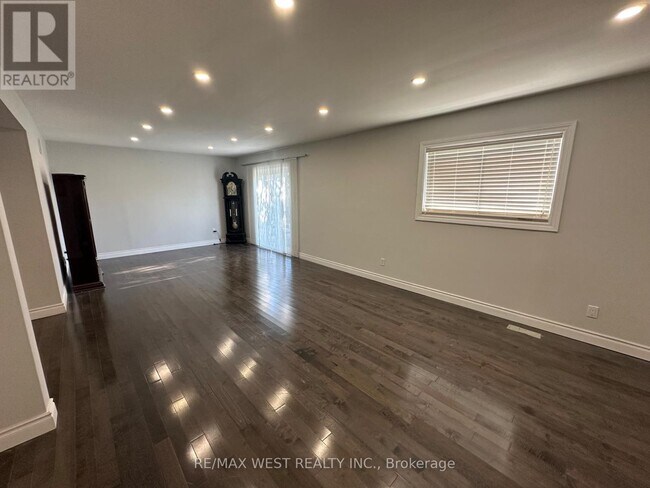 437 Woodbridge Ave in Vaughan, ON - Building Photo - Building Photo