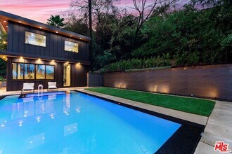 9031 Alto Cedro Dr in Beverly Hills, CA - Building Photo - Building Photo