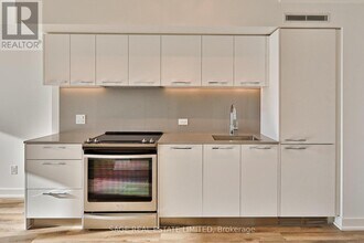 15-1515 Baseball Pl in Toronto, ON - Building Photo - Building Photo