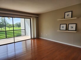 3546 Richwood Link, Unit 38 in Sarasota, FL - Building Photo
