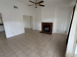 1743 W Ave K9 in Lancaster, CA - Building Photo - Building Photo