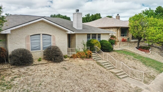 212 Oak Hill Dr in Kerrville, TX - Building Photo - Building Photo