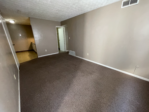 1392 Summit St in Columbus, OH - Building Photo - Building Photo