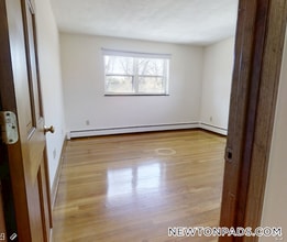 278 Grove St, Unit 6 in Newton, MA - Foto de edificio - Building Photo