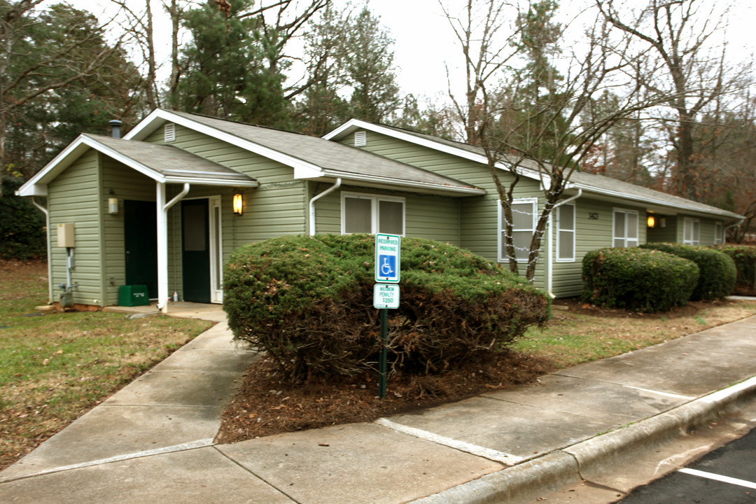 Applewood Apartments in Greensboro, NC - Building Photo